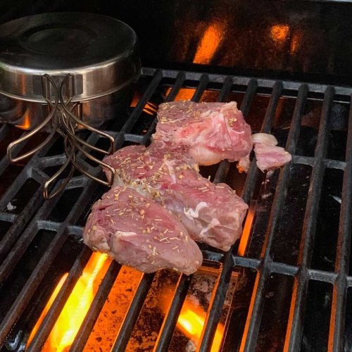 steaks-on-grill_1313182756